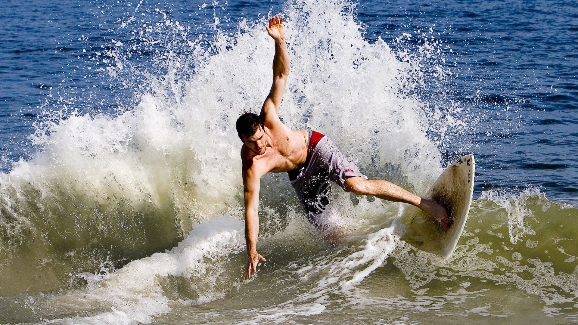 中国资本血拼加拿大，解码孔德如何成为跨境并购关键先生