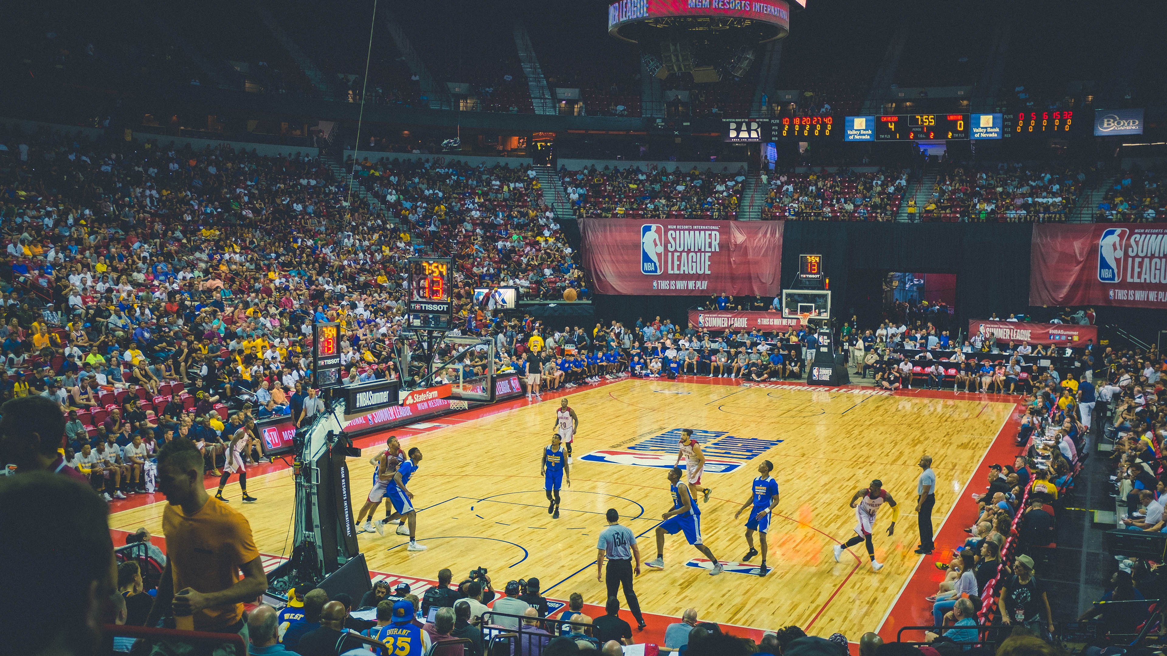 草根逆袭!无名小卒恩佐一脚击沉宇宙队,巴萨王朝崩塌夜谁是关键先生?