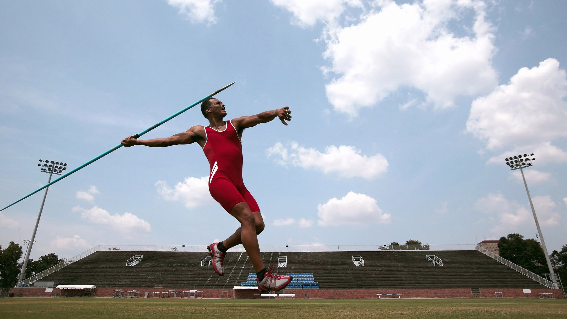 哈利伯顿狂飙37+16打懵东契奇！马刺团队篮球教育独行侠